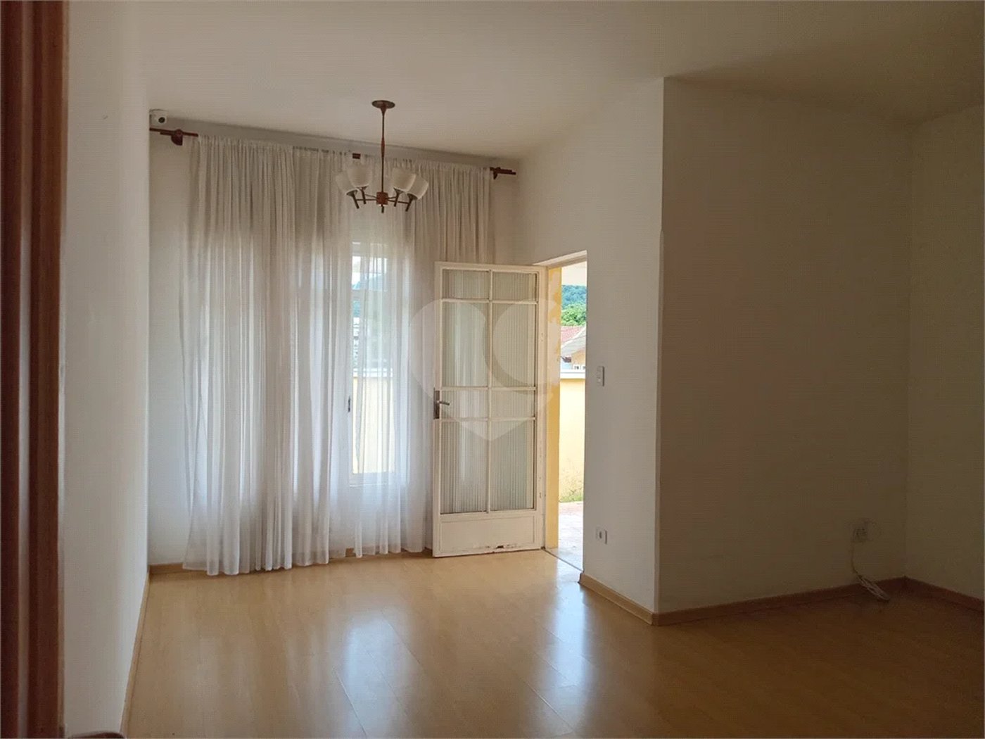 Casa para alugar com 3 quartos, sendo 1 suíte, em Jardim Dos Estados, Poços de Caldas - MG