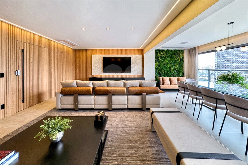 Apartamento à venda com 3 suítes em Chácara Santo Antônio, São Paulo, SP