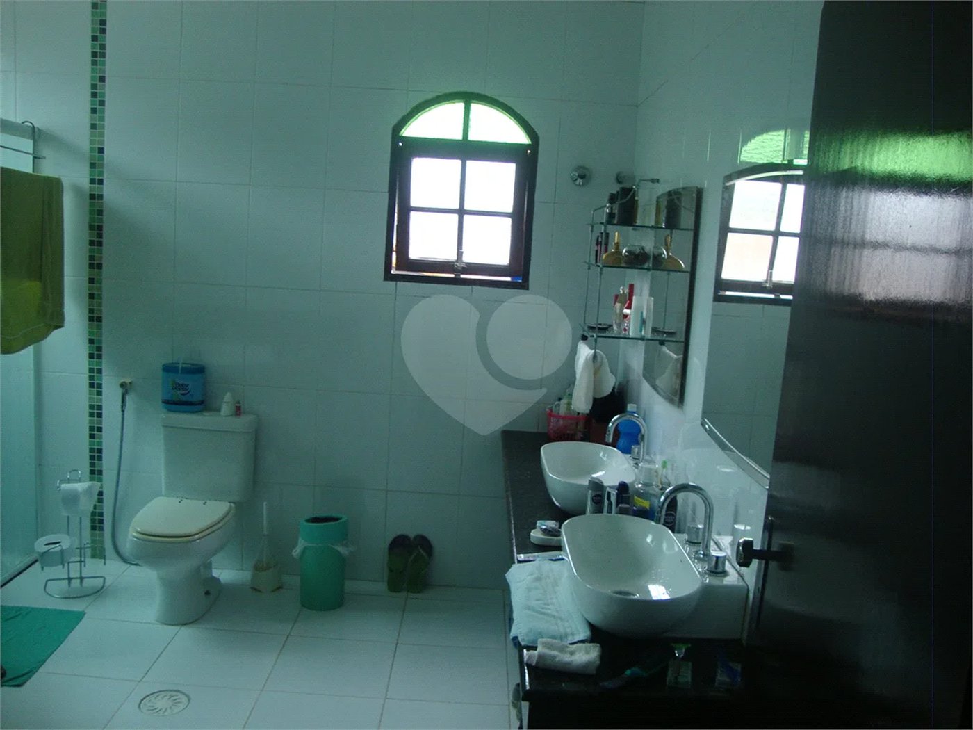 Chácara à venda com 5 quartos, sendo 2 suítes, em Jardim Arujá, Arujá, SP