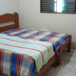 Casa térrea com 2 dormitórios.