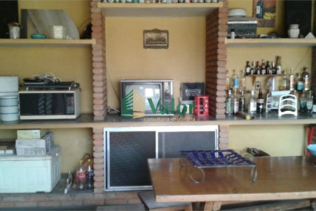 Casa com 4 dormitórios