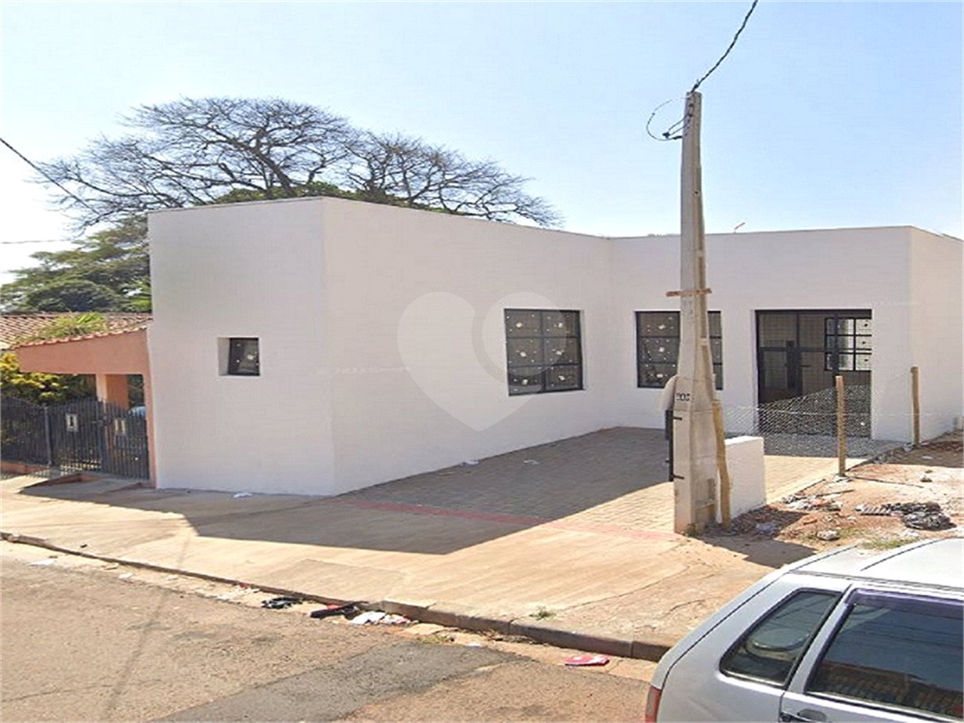 Imóvel Comercial na Rua Miguel Petroni – Localização Estratégica em Frente ao Campus da USP 1