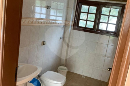 Casa ampla à venda no Vale das Flores em Atibaia