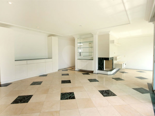 Apartamento à venda com 3 quartos, sendo 1 suíte,  em Alto da Boa Vista, São Paulo, SP