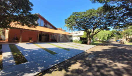 Casa à venda com 8 quartos, sendo 3 suítes,  no condomínio Parque Sabará, São Carlos - SP