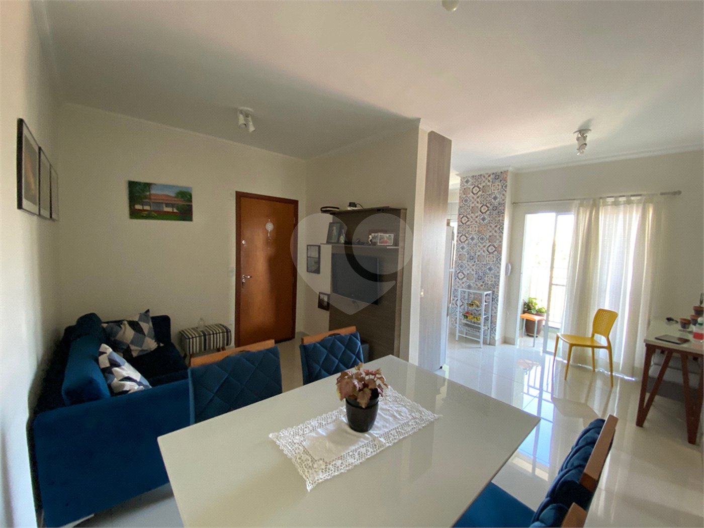 Apartamento de 2 dormitórios (1 suíte) próximo a Rodoviária