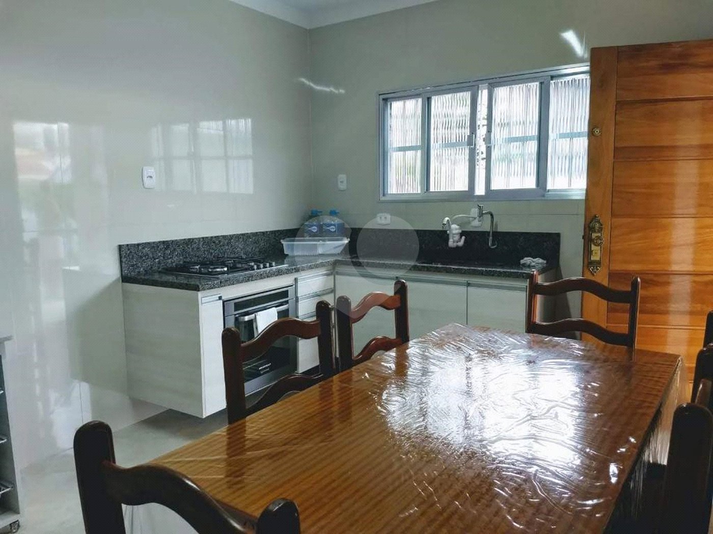 CASA TÉRREA À VENDA NA MOOCA - COM PORTEIRA FECHADA.