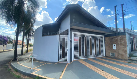 Casa à venda com 3 quartos, sendo 1 suíte,  em Jardim Cardinalli, São Carlos, SP