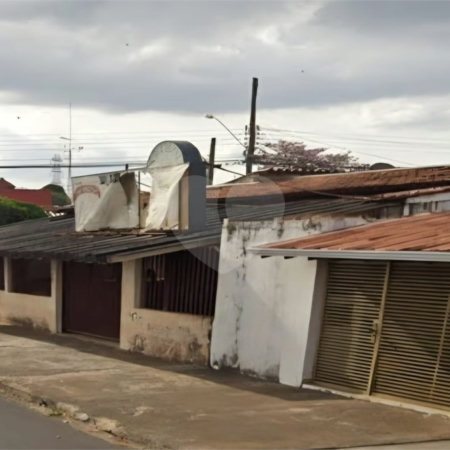 CASA À VENDA – BAIRRO SANTA FELÍCIA