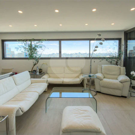 Apartamento de 03 dormitórios sendo 02 suítes com 02 vagas de garagem.