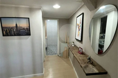 Apartamento à venda com 55m² - Próximo aos metrôs Liberdade e Sé