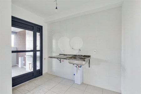 Apartamento à venda com 3 quartos, sendo 1 suíte,  em Alto da Boa Vista, São Paulo, SP