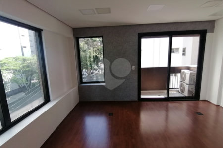 SALA COMERCIAL TOP, VENDA OU LOCAÇÃO, METRÔ VERGUEIRO COM 28,76m2