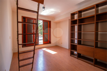 Casa à venda com 3 suítes em Chácara Flora, São Paulo, SP
