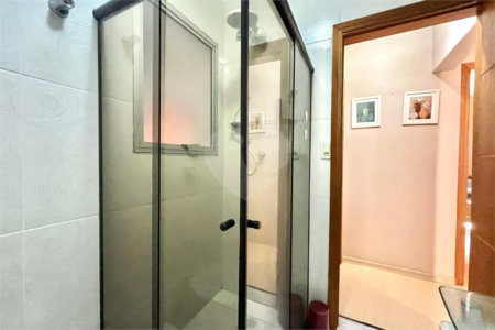 Sobrado espaçoso à venda com 220m² no Planalto Paulista