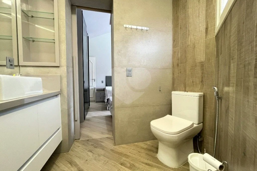 Casa à venda com 5 quartos, sendo 4 suítes, em Riviera de São Lourenço, Bertioga, SP