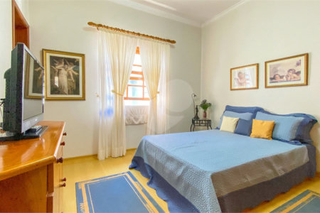 Sobrado de Condomínio à venda no Cambuci/Aclimação - 5 Quartos/3 Suítes/5 Vagas