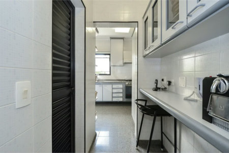 Imóvel de 226m² exclusivo com sala ampla 4 quartos, 2 suítes, 4 vagas Higienópolis