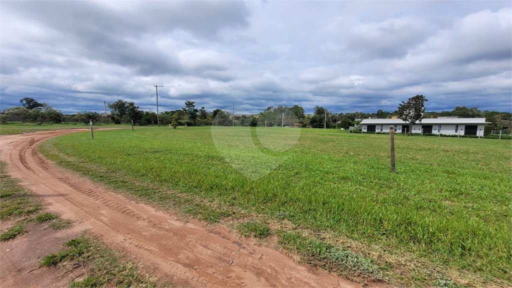 Loteamento à venda no Condomínio Vila Pinhal do Broa