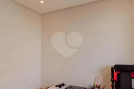 Apartamento no Ipiranga de 68m2 com 2 dorms, 1 suíte, 2 banheiros, 1 vaga. Estuda permuta.