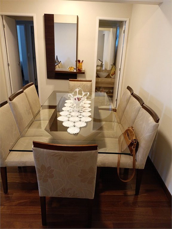 Apartamento na Região da Mooca. Excelente Localização com 3 Dormitórios sendo 1 Suíte e 2 Vagas de Garagem