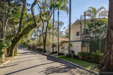Sobrado à venda com 3 quartos, sendo 1 suíte, em Interlagos, São Paulo, SP