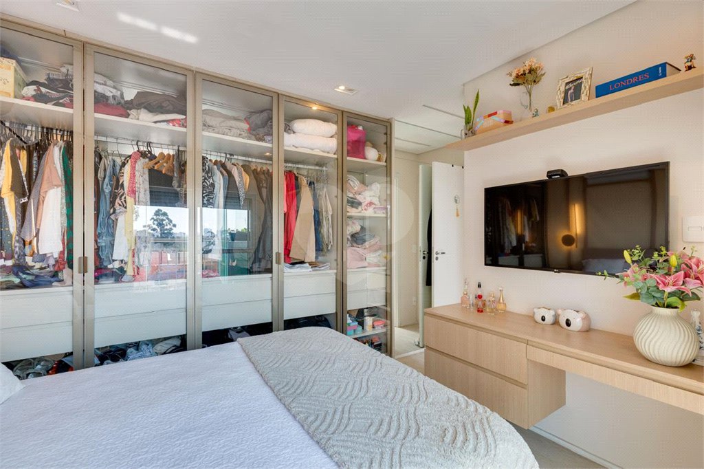 Apartamento à venda com 3 quartos, sendo 2 suítes, em Santo Amaro, São Paulo, SP