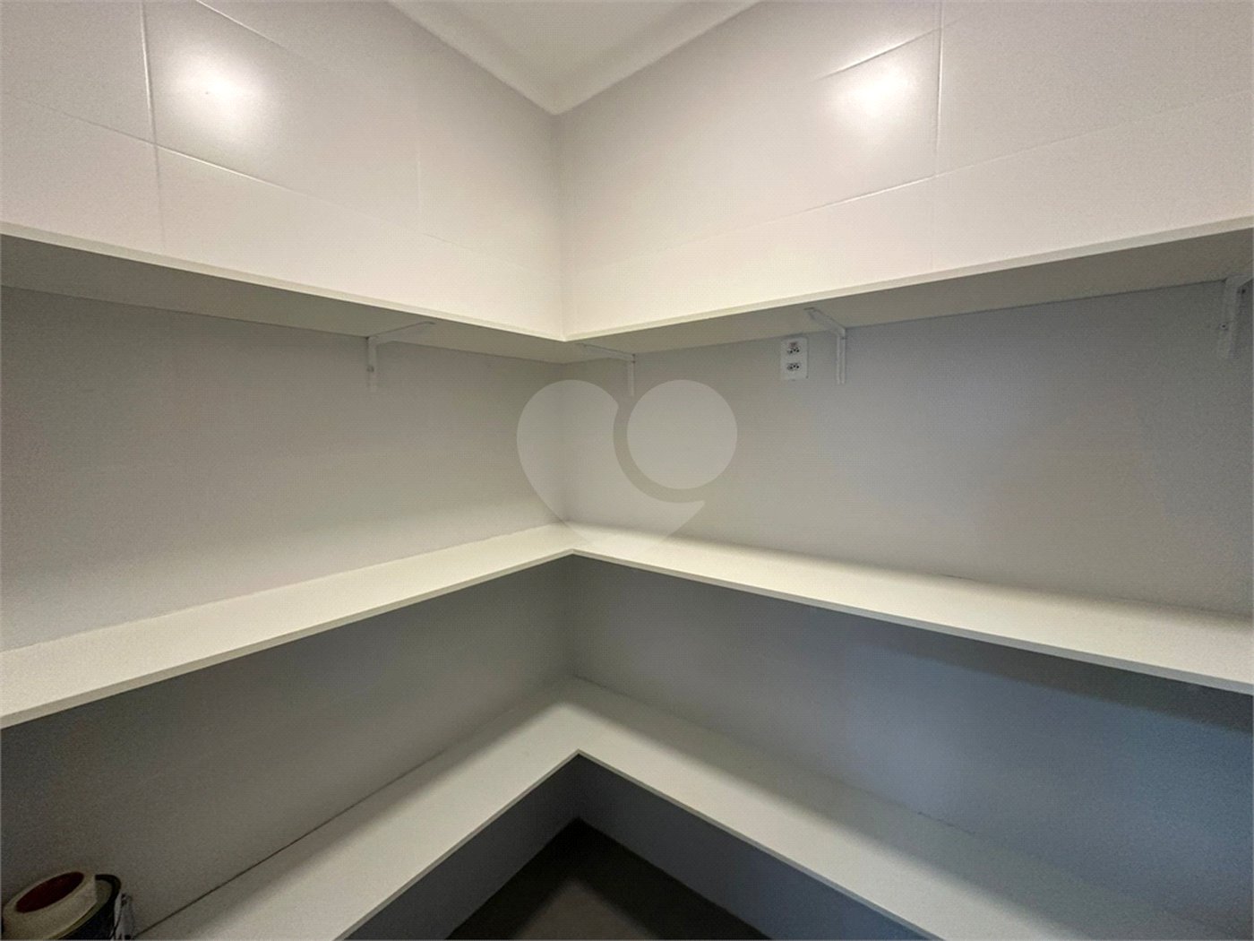 Apartamento Condomínio Montreal