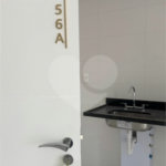 Apartamento de 69m2 na Saúde com 2 dorms, 1 suíte, 2 banheiros, 1 vaga. Estuda Permuta.