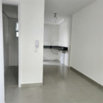 Casa à venda com 2 quartos, sendo 1 suíte, no condomínio Residencial Sanches, São Paulo - SP