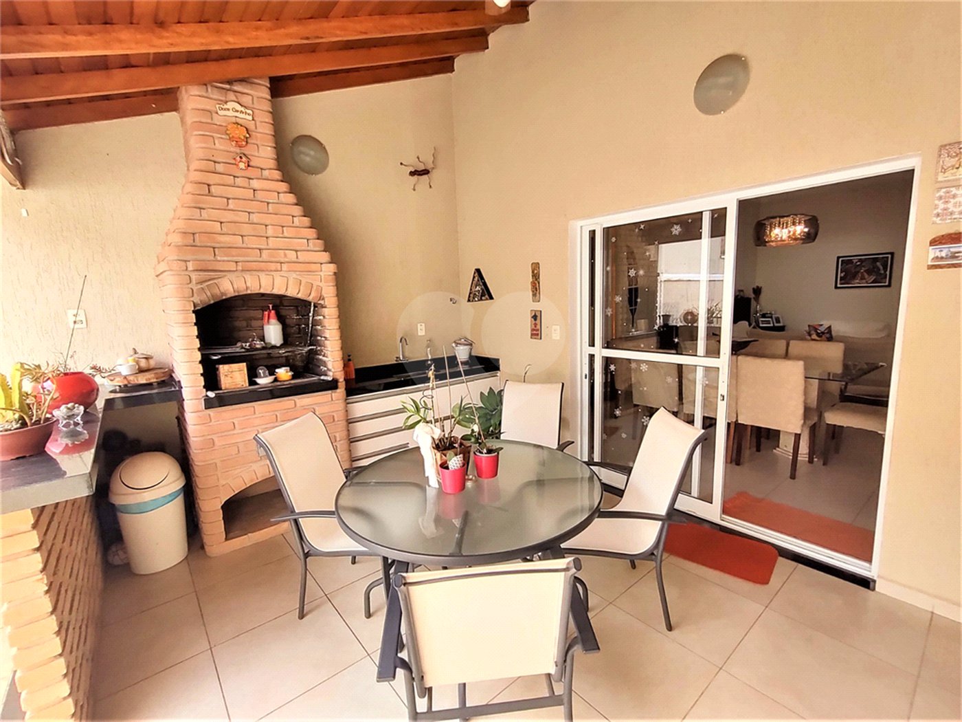 Casa à venda com 3 suítes no condomínio Portal dos Ipês, Indaiatuba - SP
