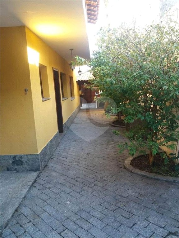 Casa à venda com 4 quartos, sendo 1 suíte,  em Vila Suissa, Mogi das Cruzes, SP
