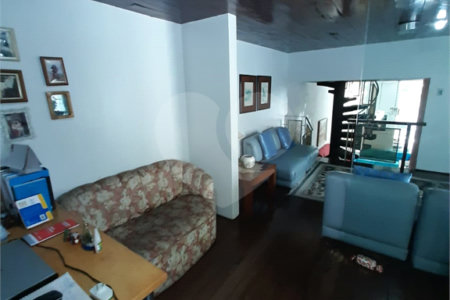 Sobrado à venda com 3 quartos, sendo 1 suíte, em Bosque da Saúde, São Paulo, SP