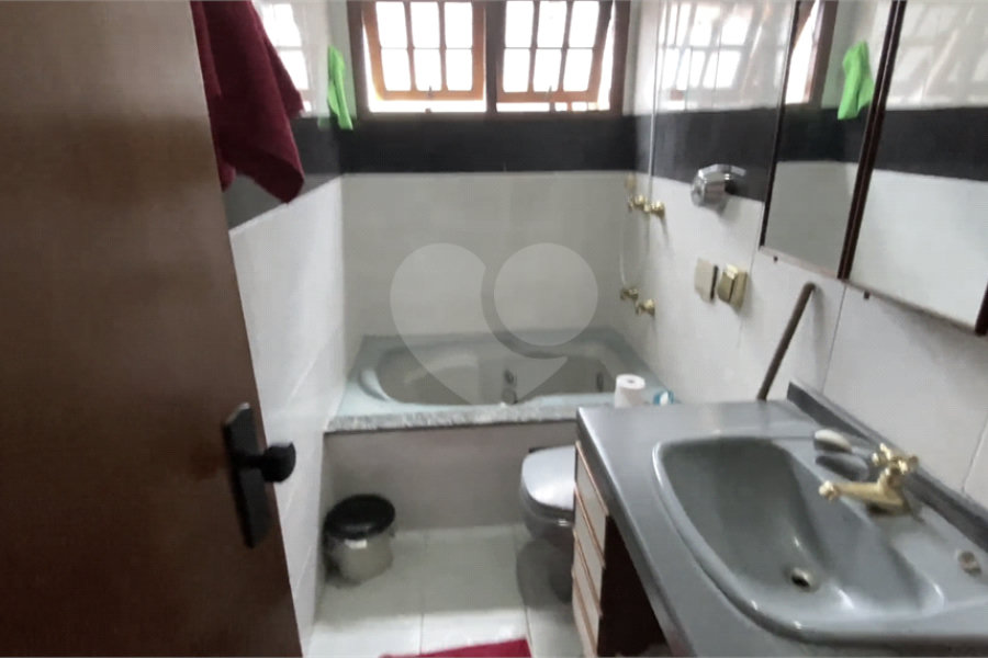 Casa à venda com 4 quartos, sendo 2 suítes, em Jardim Guanca, São Paulo, SP