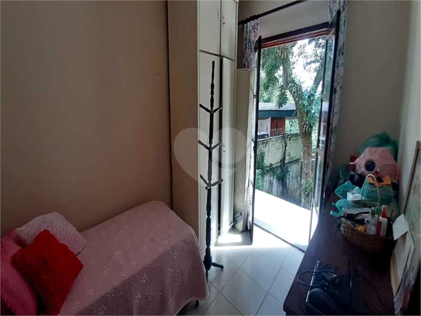 Sobrado à venda ou para alugar com 3 quartos, sendo 1 suíte, em Serra da Cantareira, Mairiporã, SP