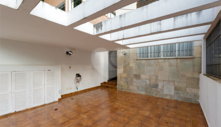 Casa à venda com 3 quartos, sendo 1 suíte,  em Campo Belo, São Paulo, SP