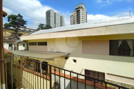 Casa à venda com 6 quartos, sendo 2 suítes, em Chora Menino, São Paulo, SP