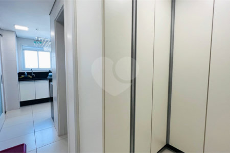 Apartamento à venda com 3 suítes em Campo Belo, São Paulo, SP