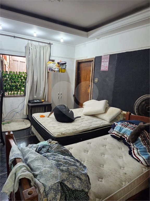 Sobrado à venda ou para alugar com 3 quartos, sendo 13 suítes, em Jardim São Paulo(zona Norte), São Paulo, SP