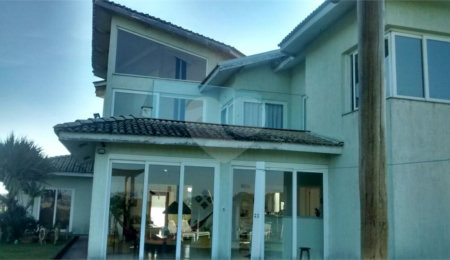 Casa à venda com 4 quartos, sendo 2 suítes,  em Pinhal, Jarinu, SP