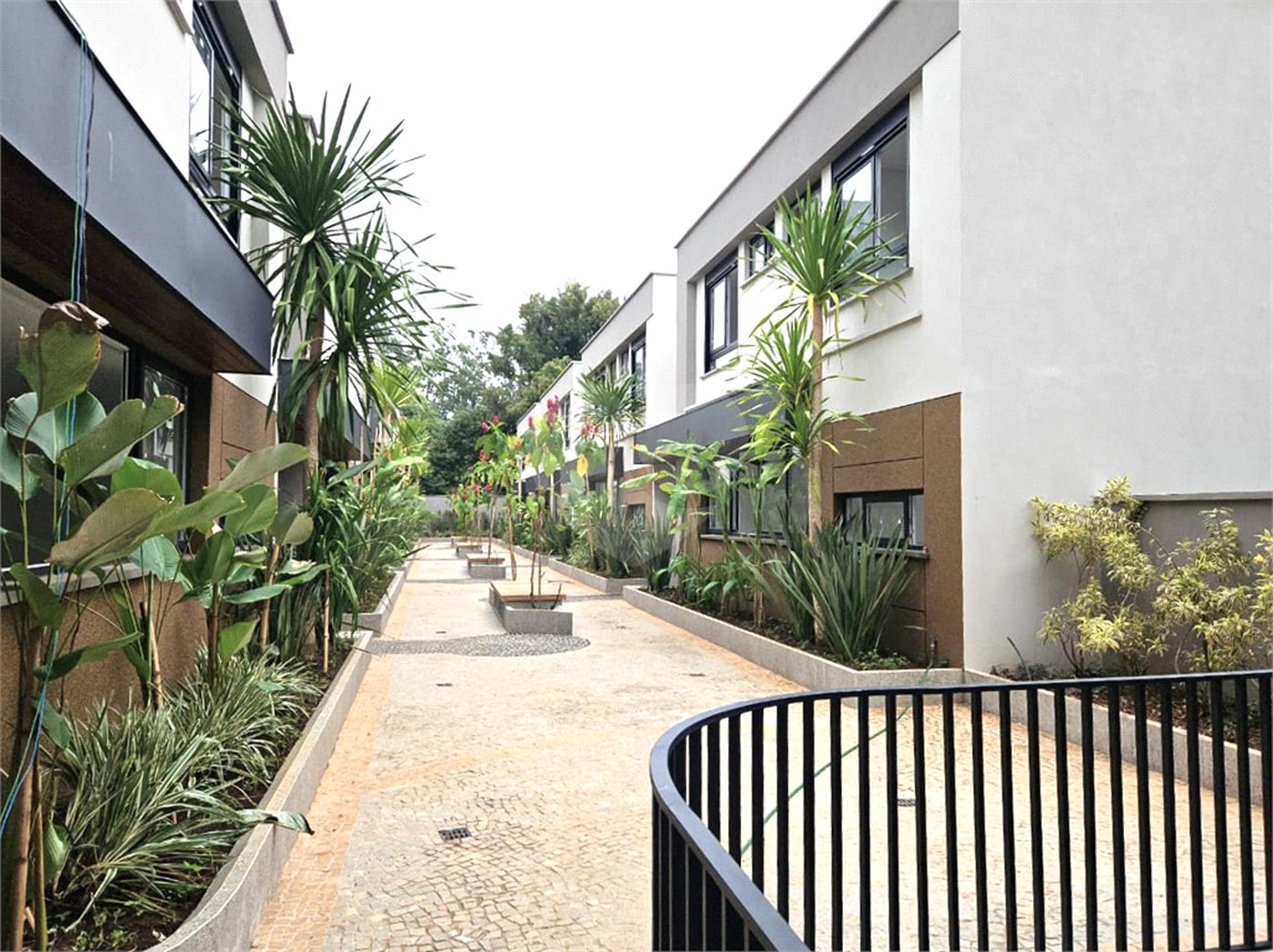 Casa à venda com 4 suítes no condomínio Venezia, São Paulo - SP