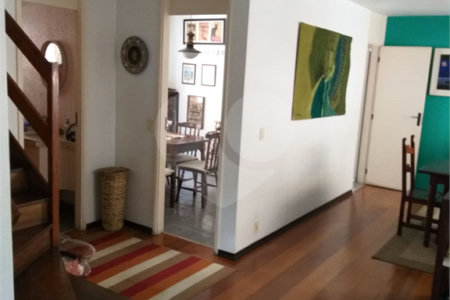 Casa à venda com 4 quartos, sendo 2 suítes, no condomínio Vila Panamericana, São Paulo - SP
