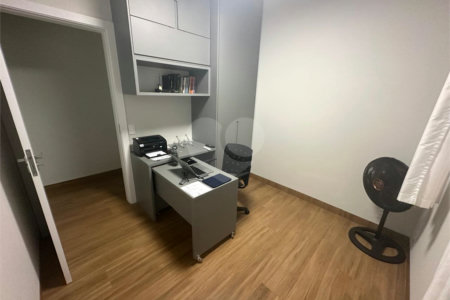 Casa à venda com 4 quartos, sendo 2 suítes, no condomínio Residencial Golden Ville, Itapetininga - SP