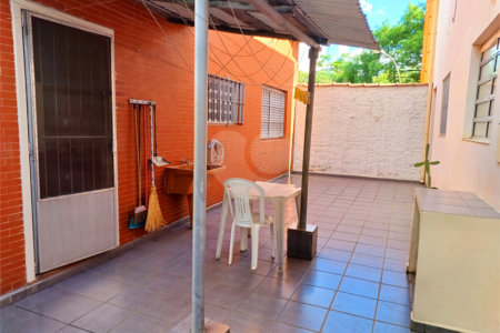 Casa à venda com 4 quartos, sendo 1 suíte, em Vila Paulicéia, São Paulo, SP