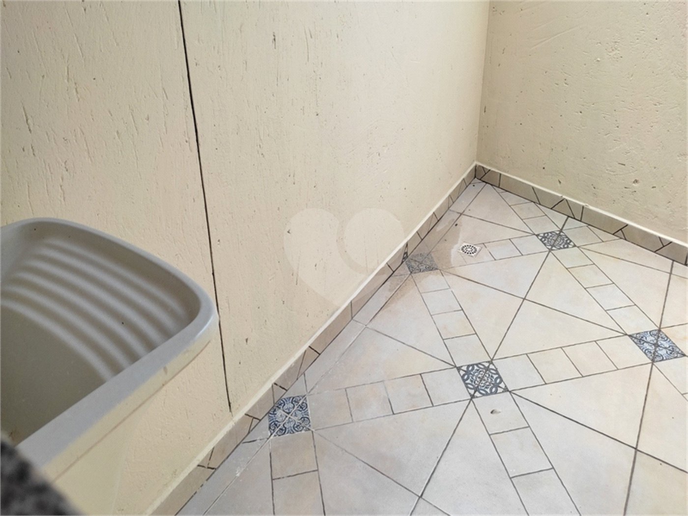 Sobrado à venda ou para alugar com 2 suítes em Jardim Nely, Indaiatuba, SP