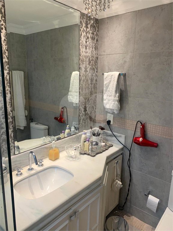 Apartamento à venda com 3 suítes em Vila Suzana, São Paulo, SP