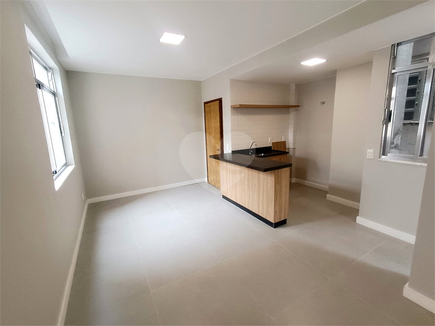 Apartamento à venda com 2 quartos, sendo 1 suíte,  em Maracanã, Rio de Janeiro, RJ