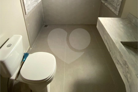 Casa à venda com 3 suítes no condomínio Parque das Camélias, Jundiaí - SP