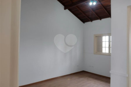 Sobrado à venda com 3 quartos, sendo 1 suíte,  no Centro, Mogi das Cruzes, SP