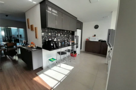 Casa à venda com 3 quartos, sendo 1 suíte, em Cidade Nova, Jundiaí, SP